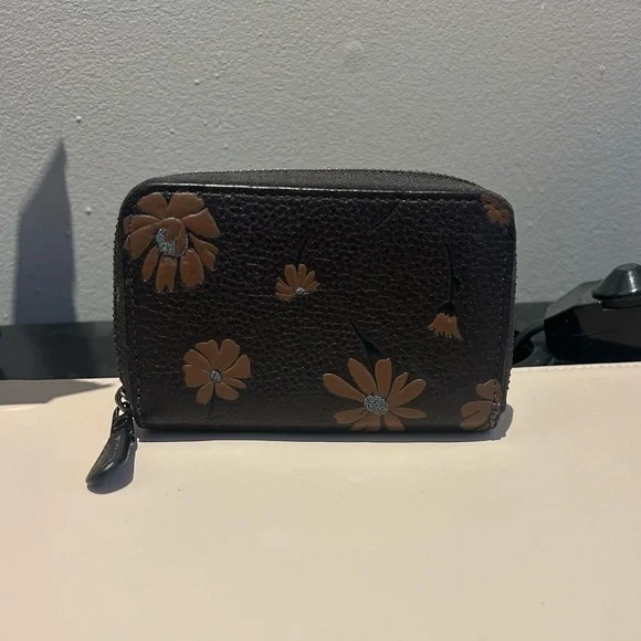 Coach essential small zip around card case - Picture 2 of 4